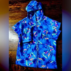 New w/o tags girl’s zip up hoody size: 7/8